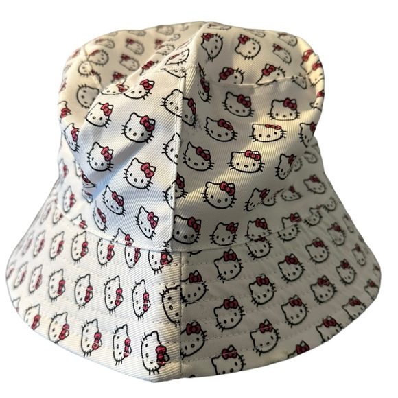 Hello Kitty Sanrio Bucket Hat NWOT - Picture 2 of 6